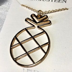 🆕 🍍 Gold tone  Pineapple Pendant Necklace